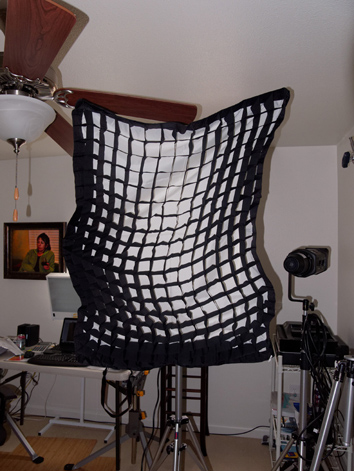Picture of Calumet Illuma medium soft box showing how egg crate grid aggravated all of the box's design and manufacturing problems for Peter Free review of the Illuma.